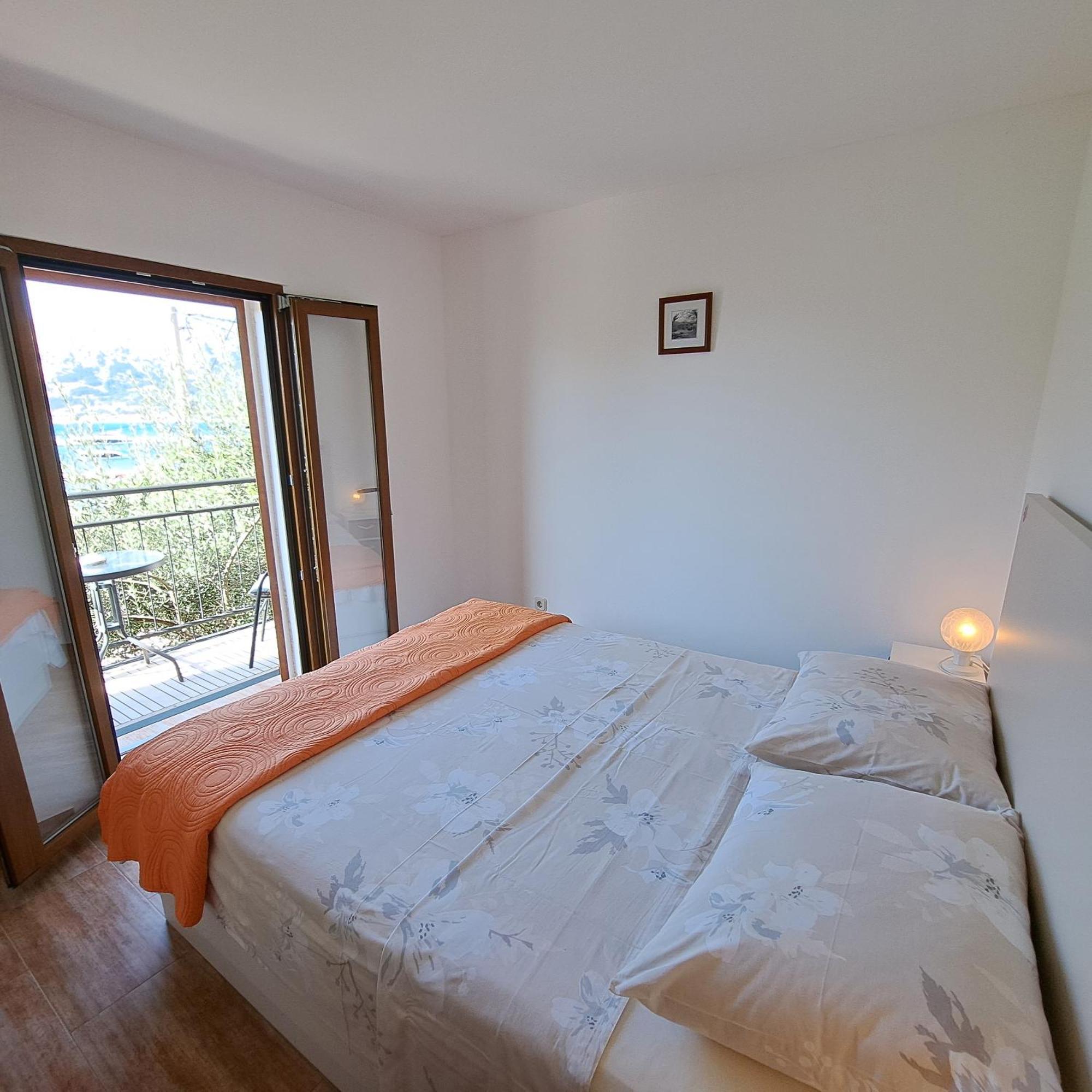 Apartments Lora Baska  Bagian luar foto