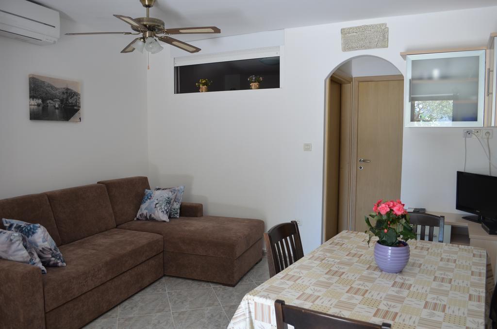 Apartments Lora Baska  Bagian luar foto